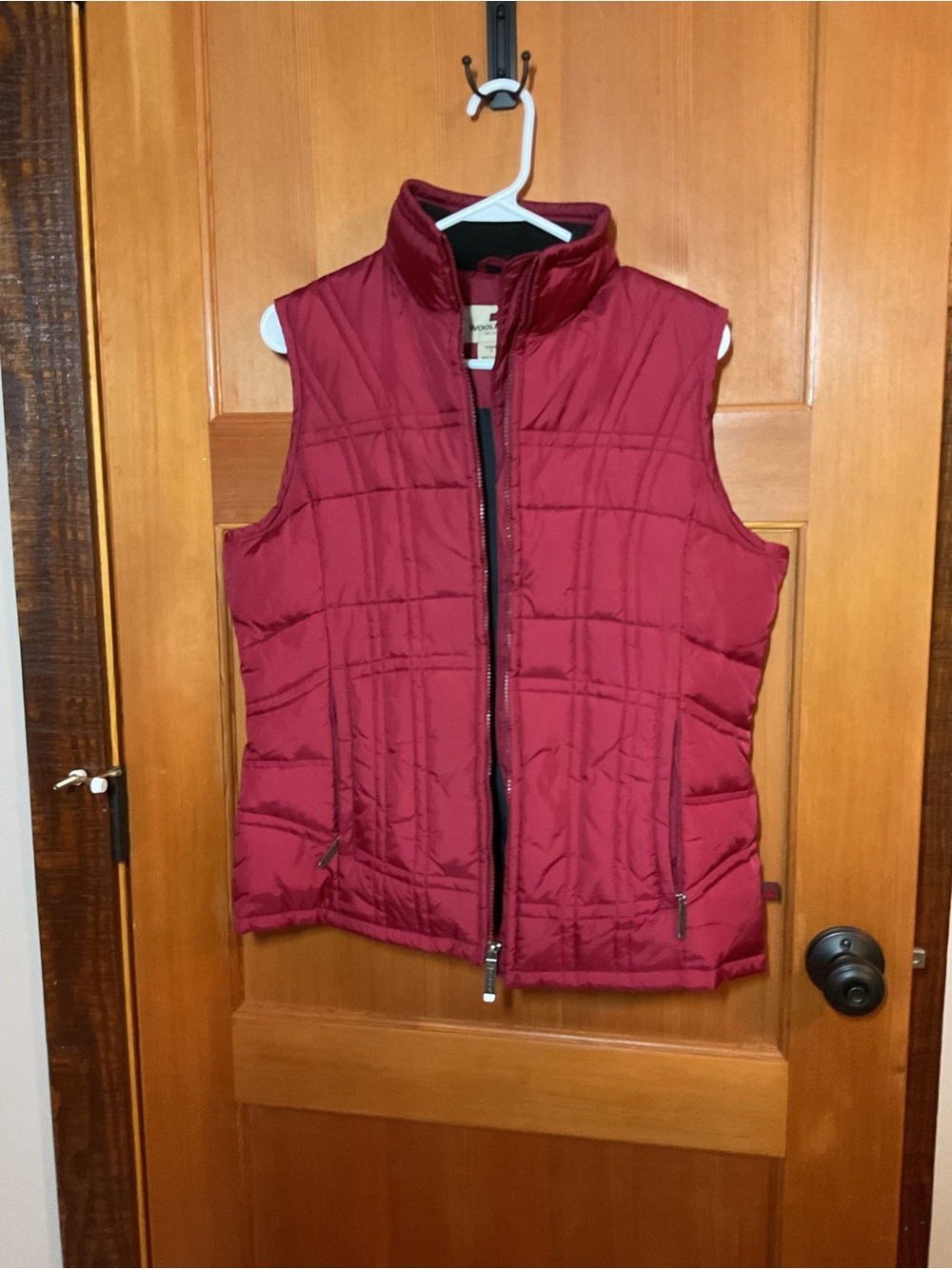 Woolrich Quilted Sleeveless Puffer Vest in Burgundy